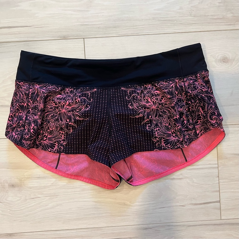 Lululemon Black and Pink Speed Up High-Rise Lined Short 2.5" Size 10